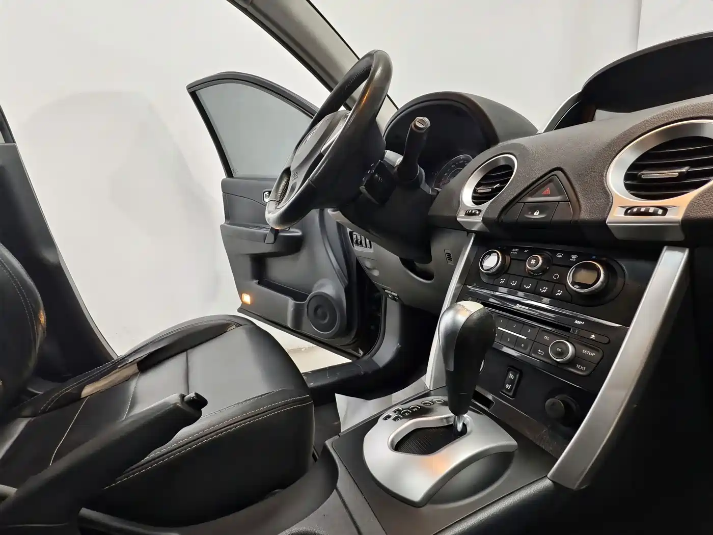 Renault Koleos (Import) 2015 2014 Facelift 2.0L 2WD Fashion Edition