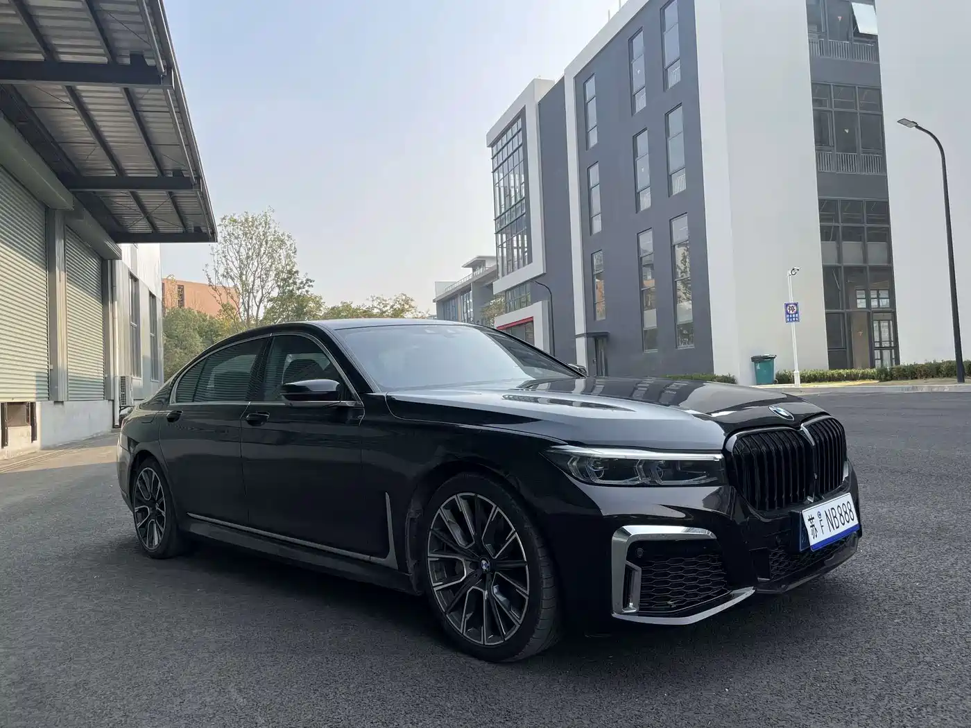 Photo 3 - BMW 7 Series