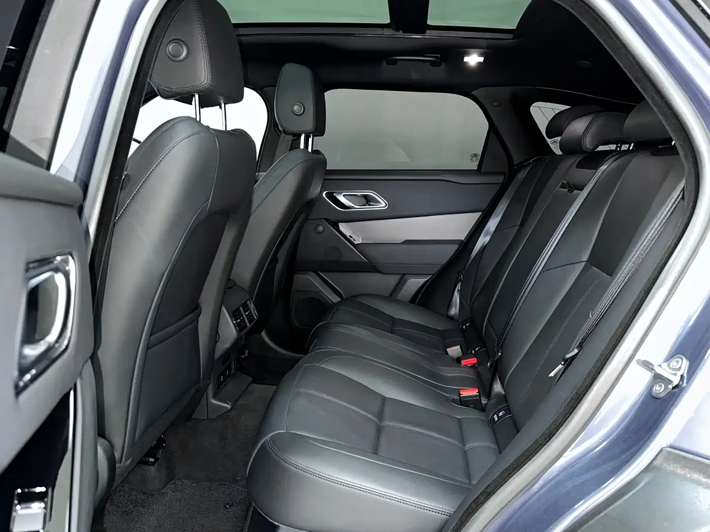 Land Rover Range Rover Velar 2024 Dynamic SE фото 9