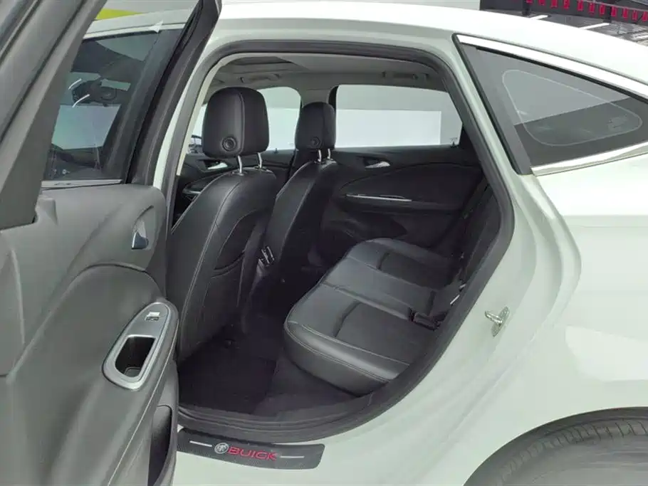Buick Verano 2020 20T CVT Leading фото 11