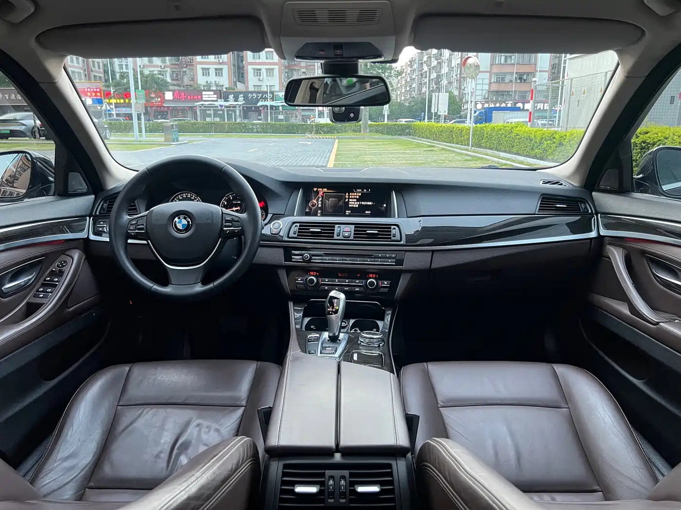 BMW 5 Series 2017 525Li Luxury Design Package фото 21