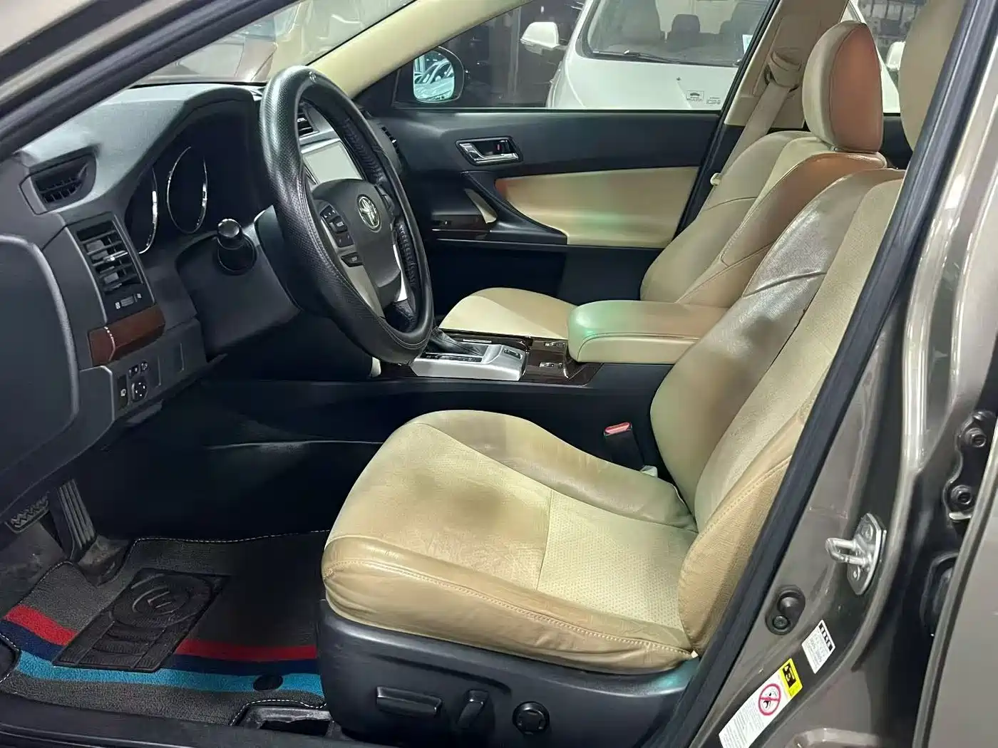 Toyota Reiz 2013 2.5V Premium Edition фото 3