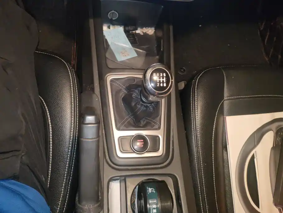 Qoros 3 2016 2016 Sedan 1.6L Manual Zhixiang
