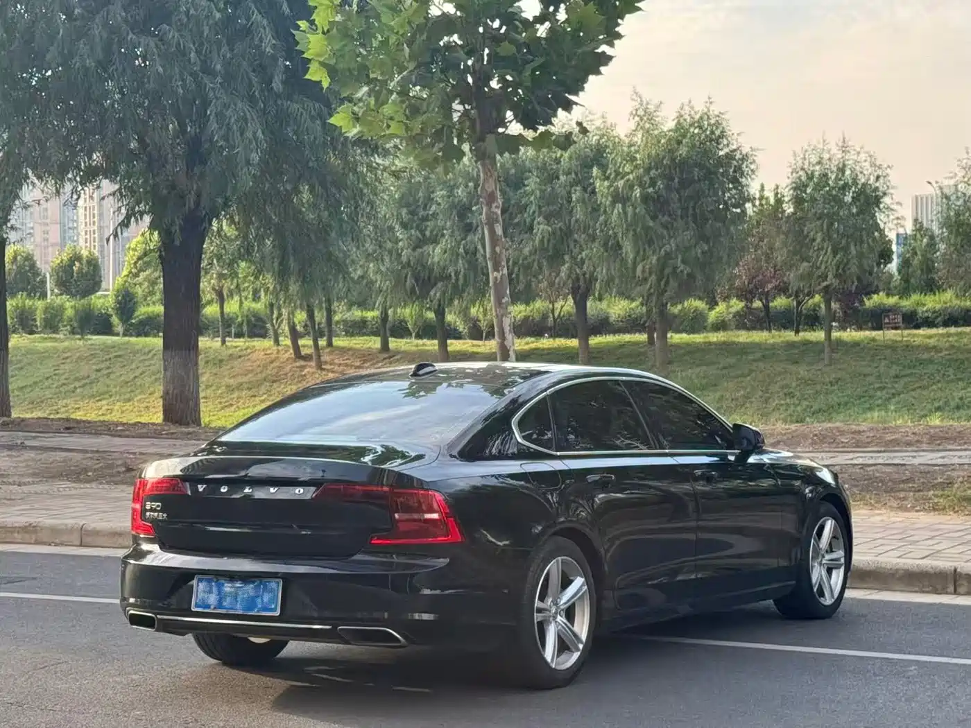 Фото 7 - Volvo S90