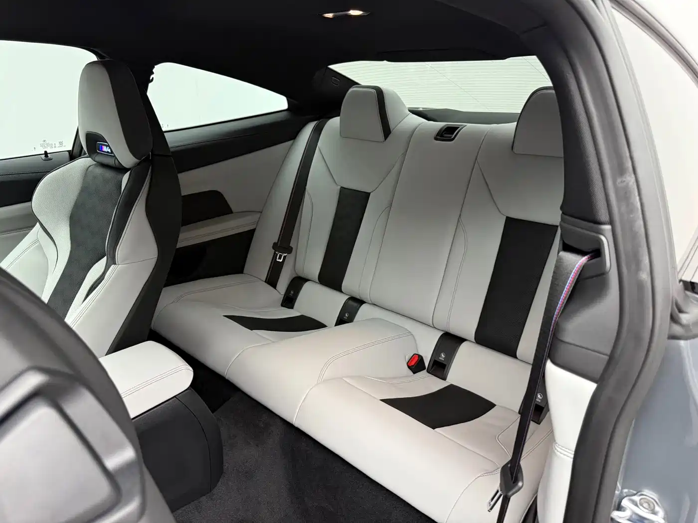 BMW M4 2024 BMW M4 Coupe M xDrive Competition фото 11