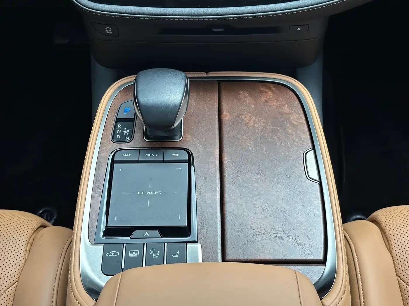 Lexus LS 2021 500h Premium Edition фото 10