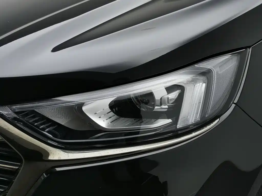 Фото 7 - Ford Edge