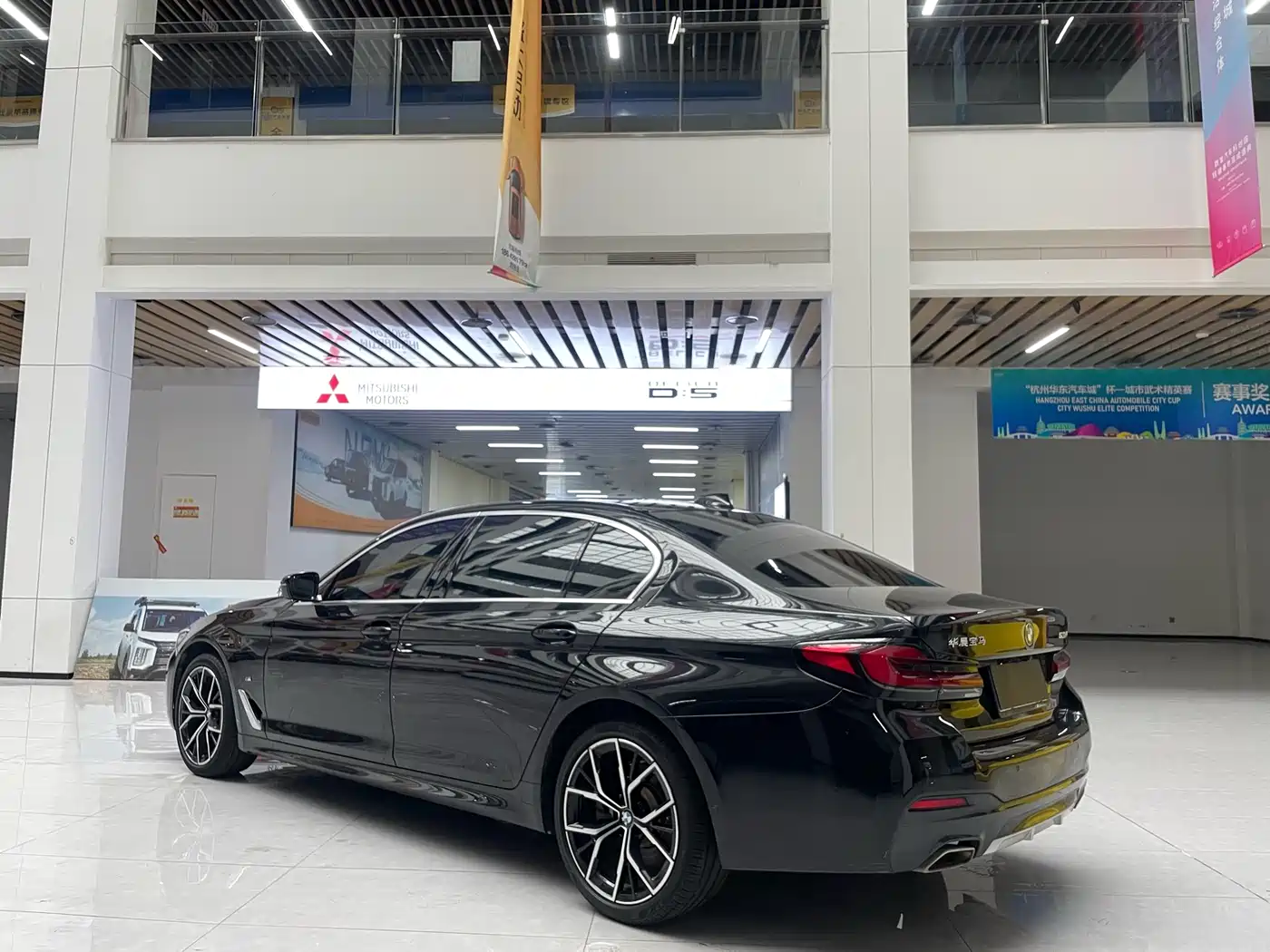 BMW 5 Series 2022 530Li Exclusive M Sport Package фото 4