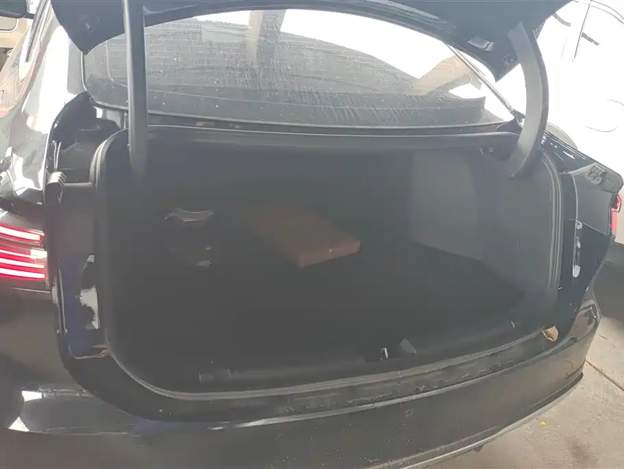 Geely Galaxy Galaxy A7 2025 EM-i 70km Luxury Edition фото 4