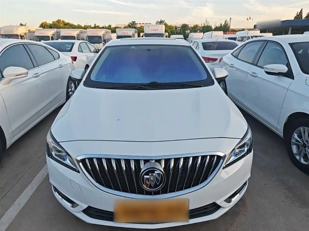 Buick Verano 2017 Sedan 15S Manual Progressive фото 3