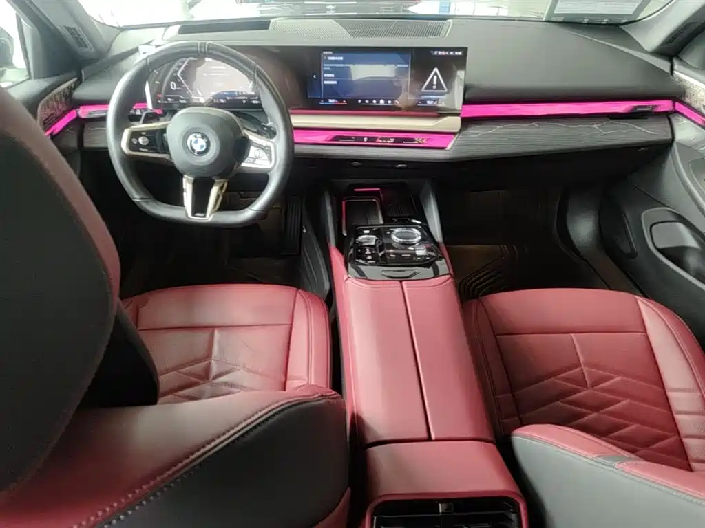 BMW 5 Series 2025 530Li Premium M Sport Package фото 16