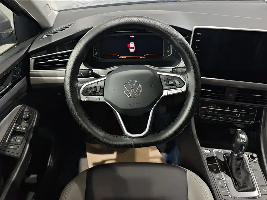 Volkswagen Bora 2023 300TSI DSG Premium Edition фото 14