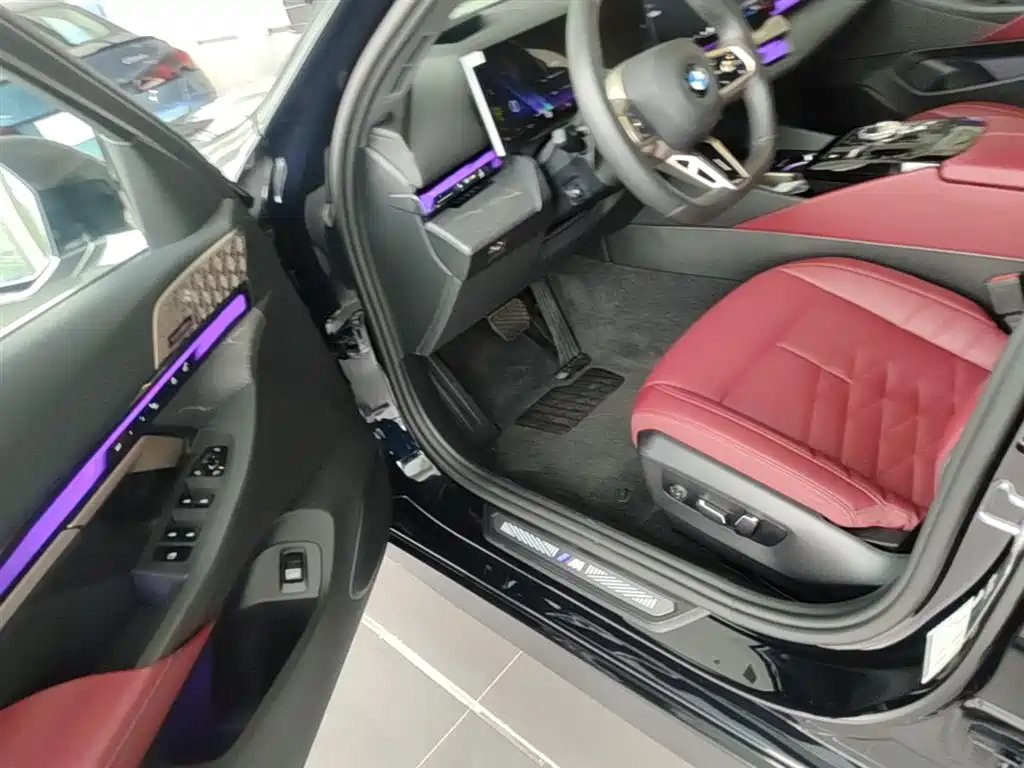 BMW 5 Series 2025 530Li Premium M Sport Package фото 23