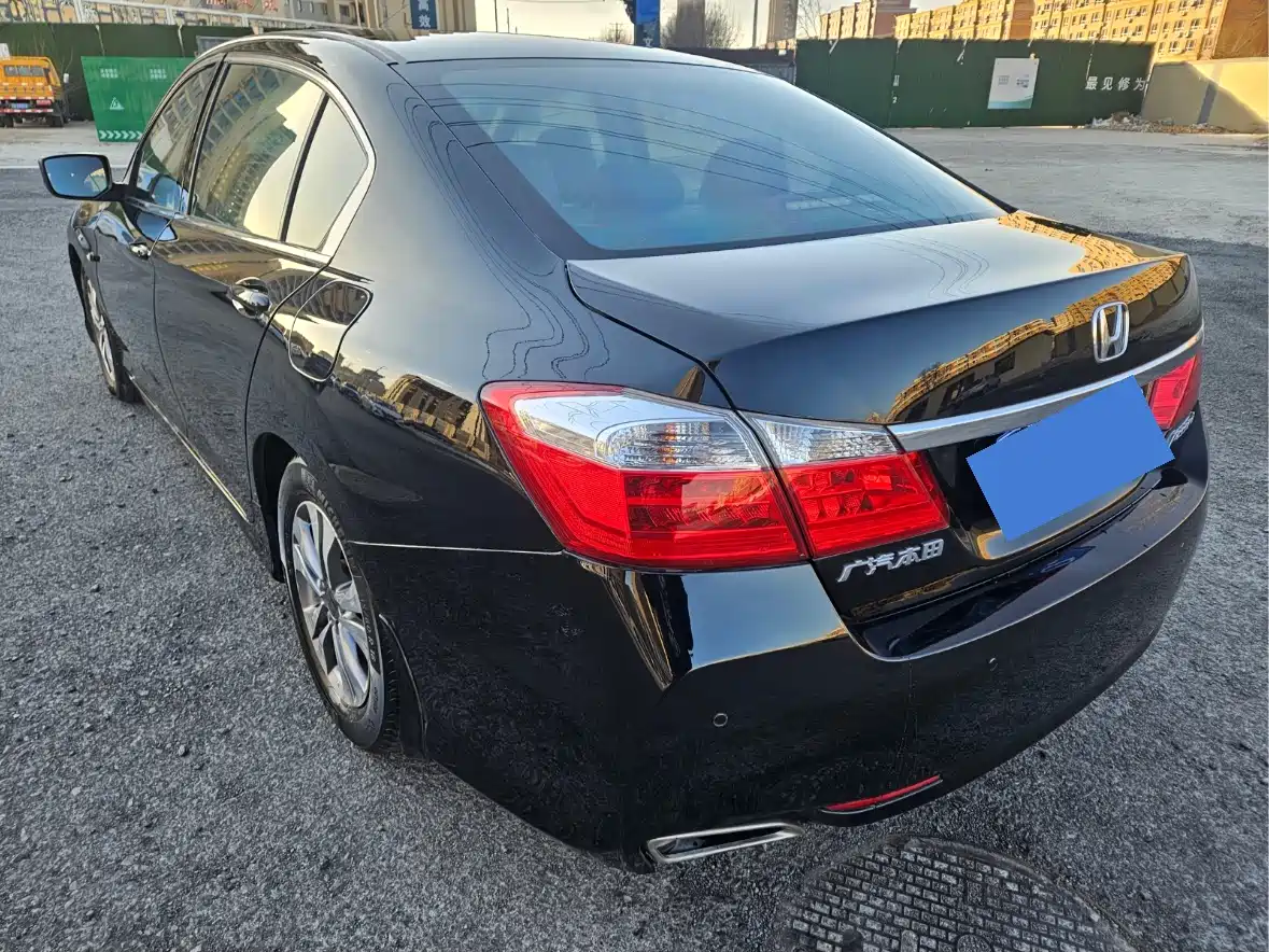 Honda Accord 2014 2.0L LX Comfort Edition фото 5