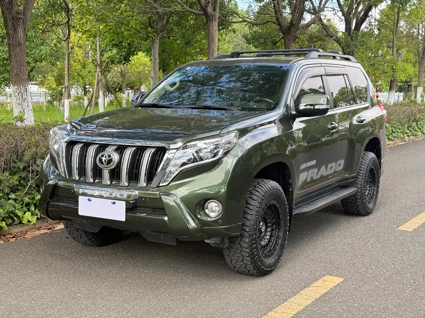 Photo 1 - Toyota Prado