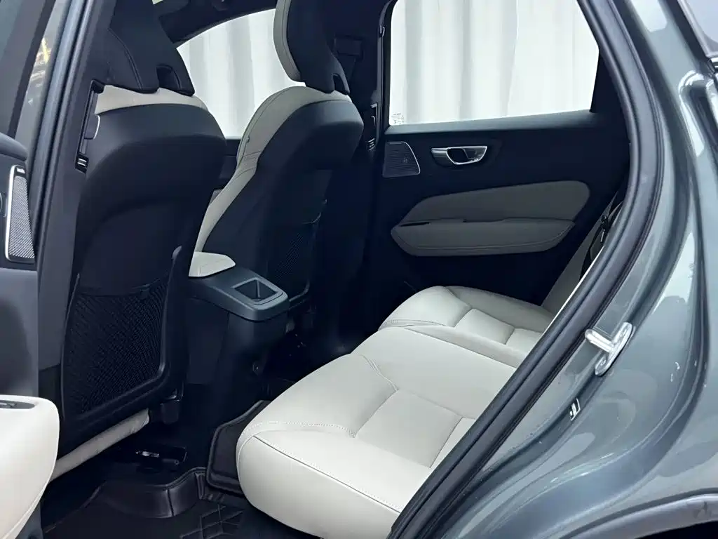 Volvo XC60 2025 2026 B5 AWD Zhiyuan Sport Edition