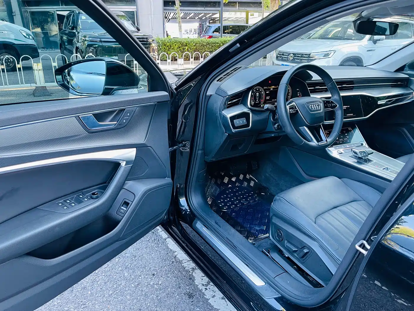 Фото 7 - Audi A6L
