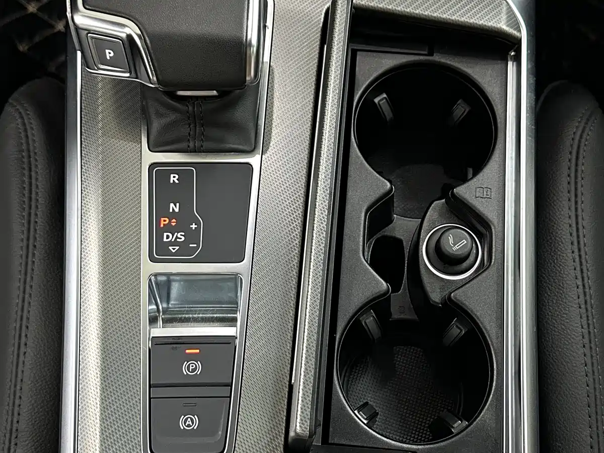 Audi A6L 2019 40 TFSI Luxury Elegance фото 15