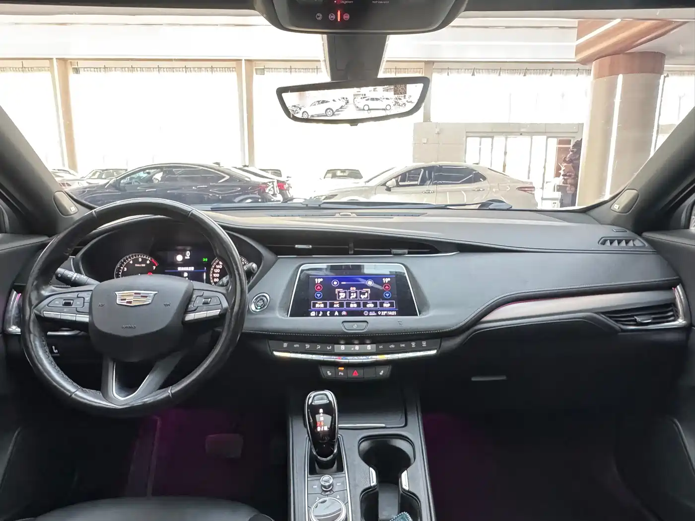 Cadillac XT4 2020 28T FWD Leading Trim фото 17