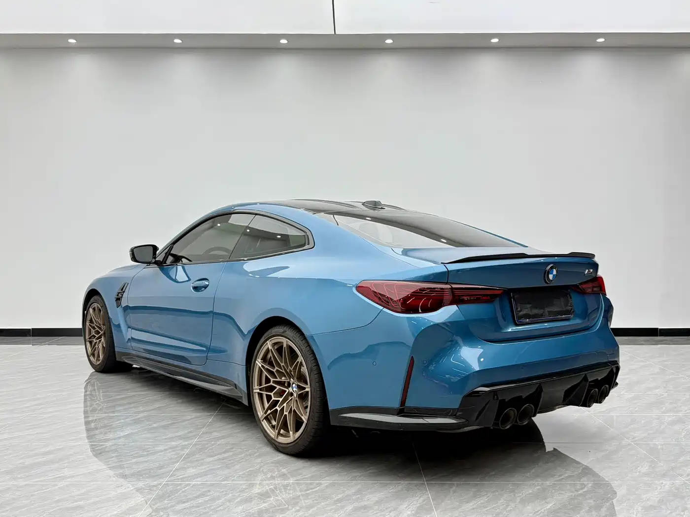 BMW M4 2024 BMW M4 Coupe M xDrive Competition фото 6