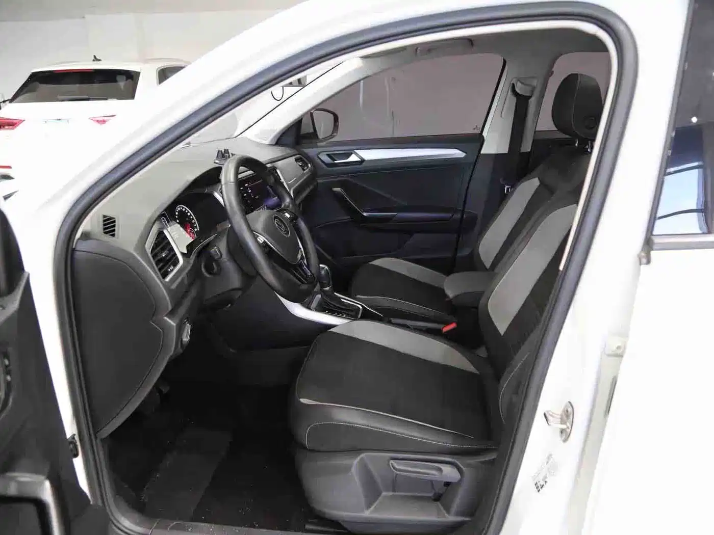 Volkswagen T-ROC 2022 280TSI DSG 2WD Elite PLUS фото 9