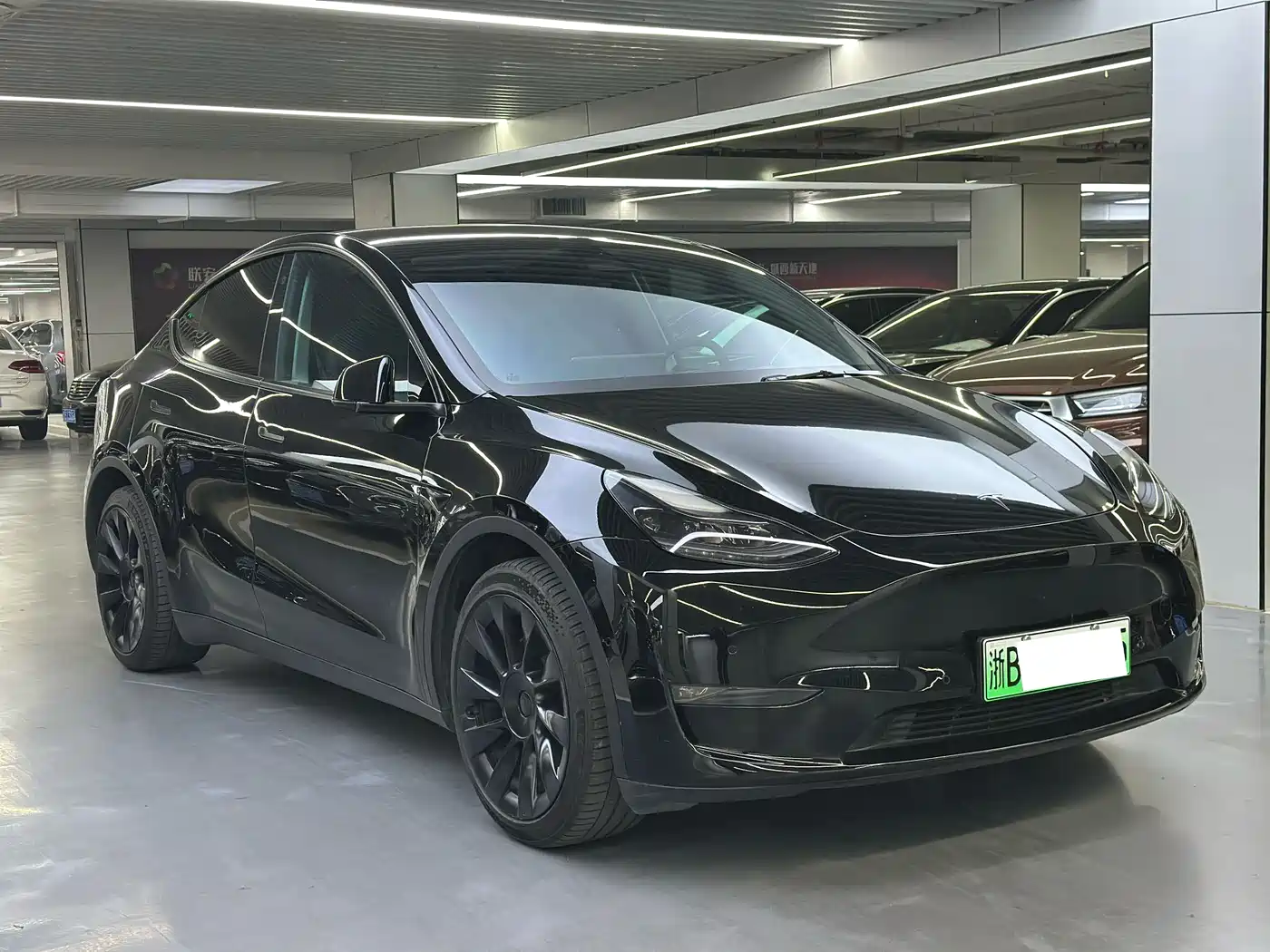 TESLA MODEL Y