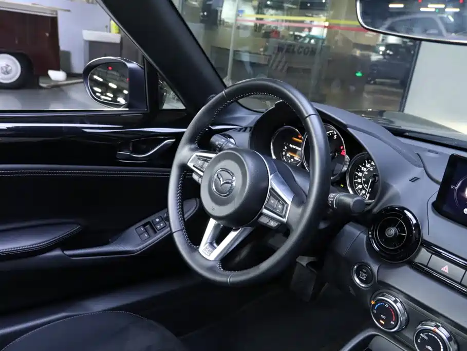 Mazda MX-5 2025 2025 Manual Soft-top Convertible Mexican Edition
