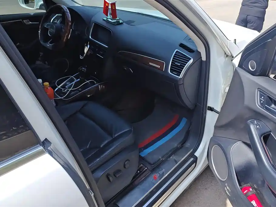 Audi Q5 2011 2.0TFSI Dynamic фото 8