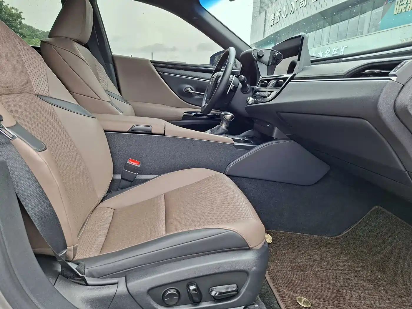 Lexus ES 2023 200 Excellence Edition фото 21