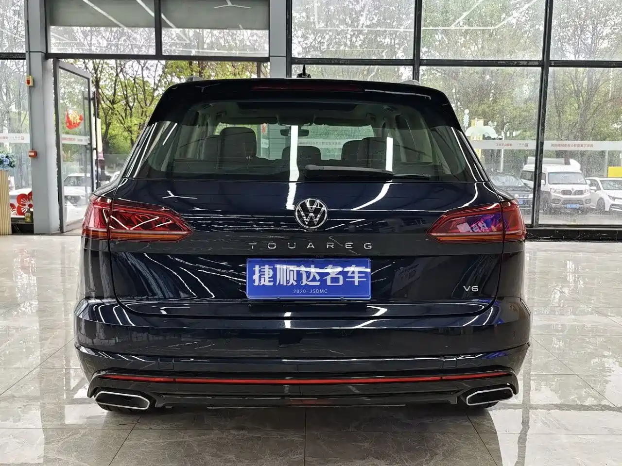 Volkswagen Touareg 2021 3.0TSI Sharp Edition with Gloss Black Sports Package фото 7