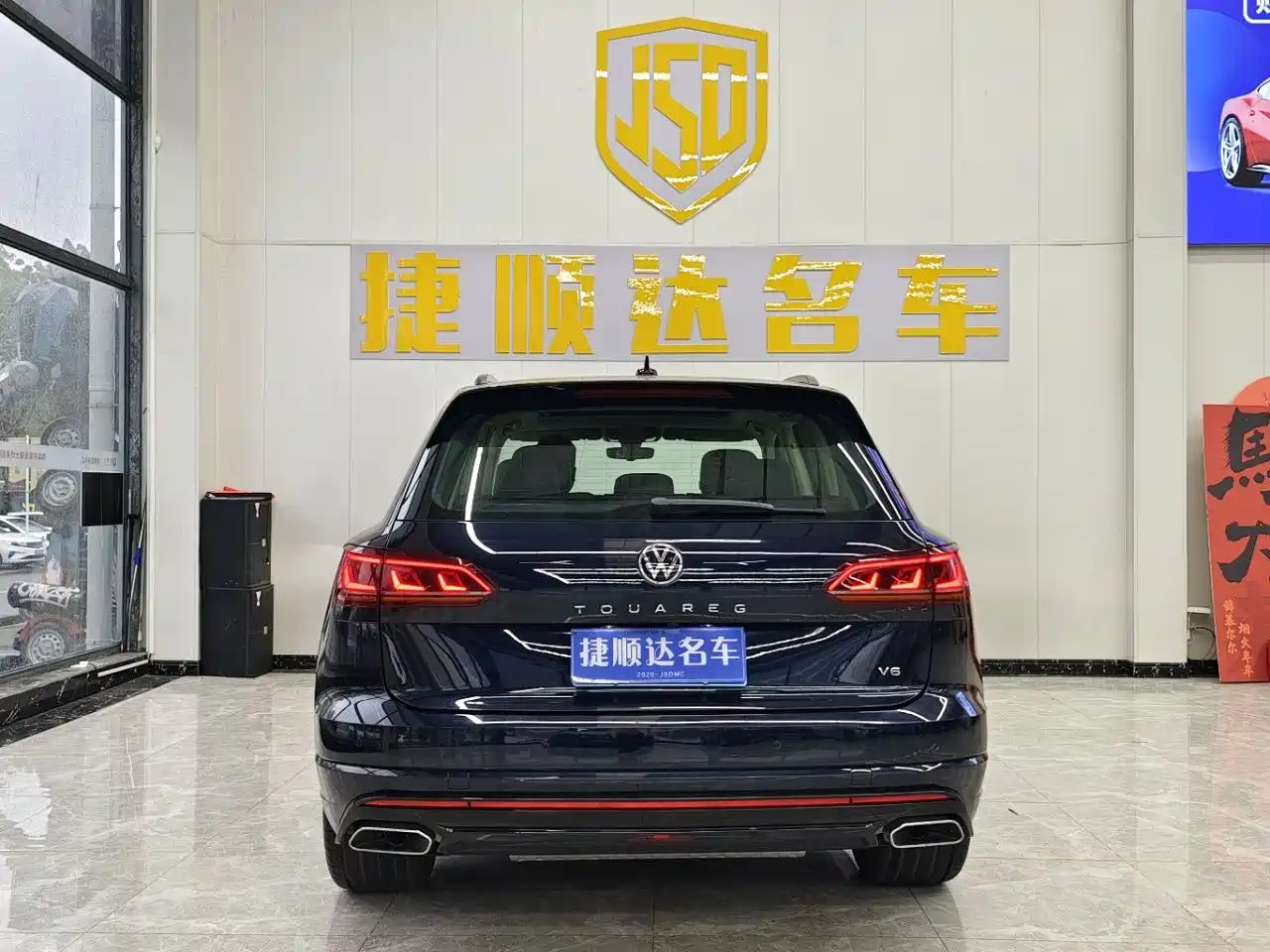 Volkswagen Touareg 2021 3.0TSI Sharp Edition with Gloss Black Sports Package фото 4