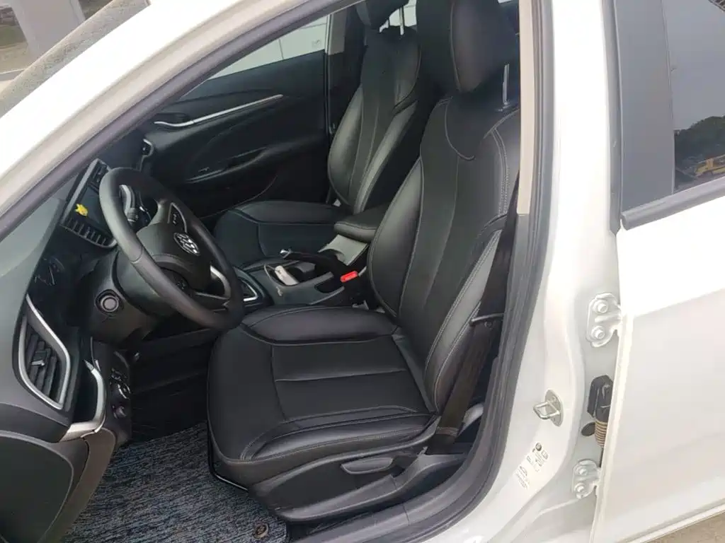 Фото 15 - Buick Excelle