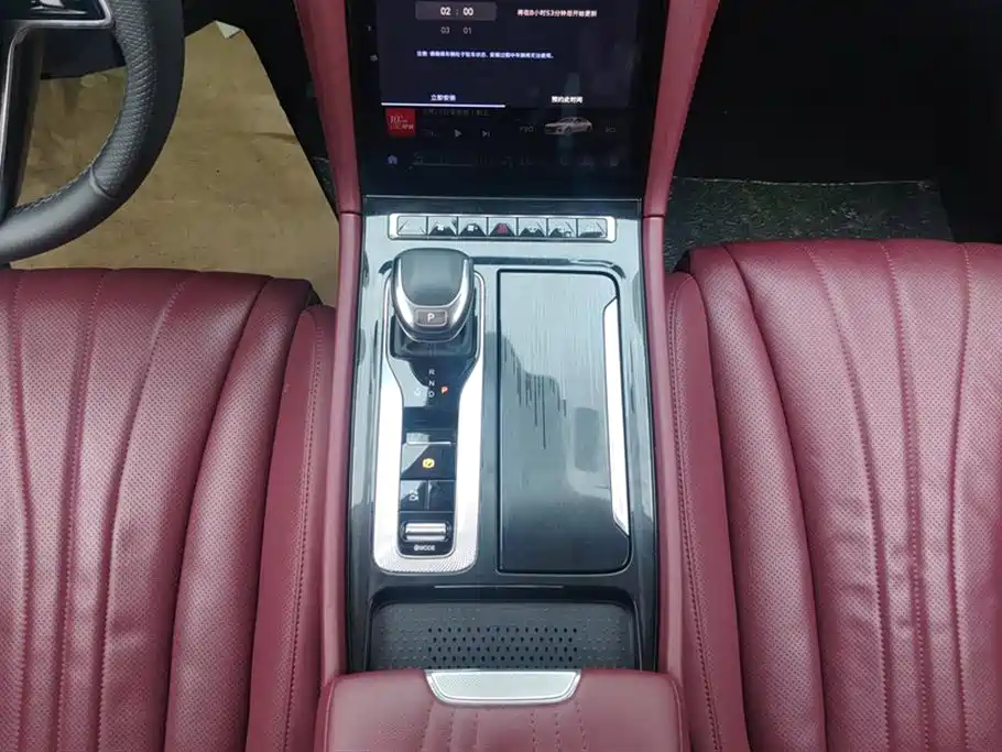 Hongqi H5 2024 2.0T Automatic Smart Connect Flag Smooth Edition фото 16
