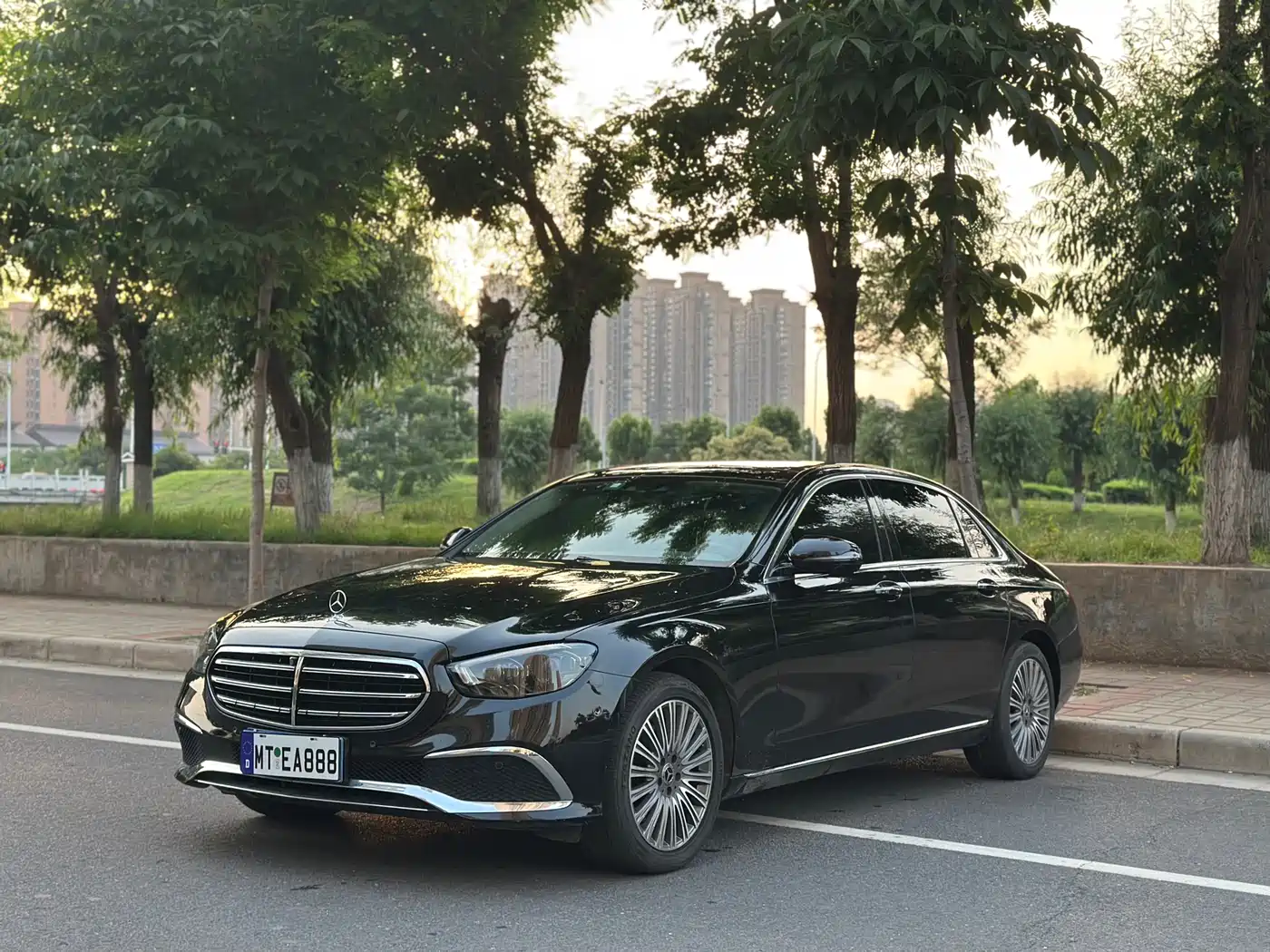 Mercedes-Benz E-Class 2021 E 300 L Premium