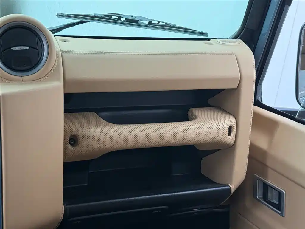 Land Rover Defender 2010 Ice·Fire Limited Edition фото 10