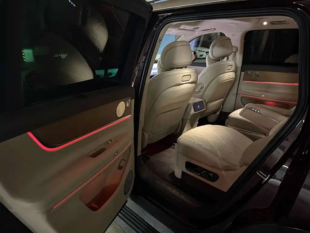 AITO Wenjie AITO M9 2025 Extended Range Ultra 52kWh 6-Seater фото 3