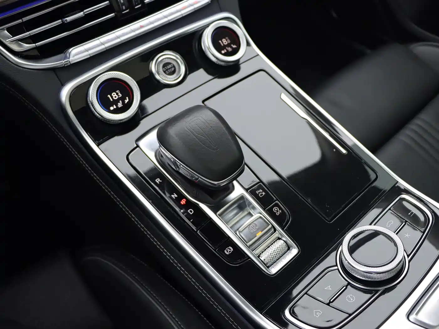 Hongqi H9 2020 2020 2.0T Smart Connection Qi Xiang Edition