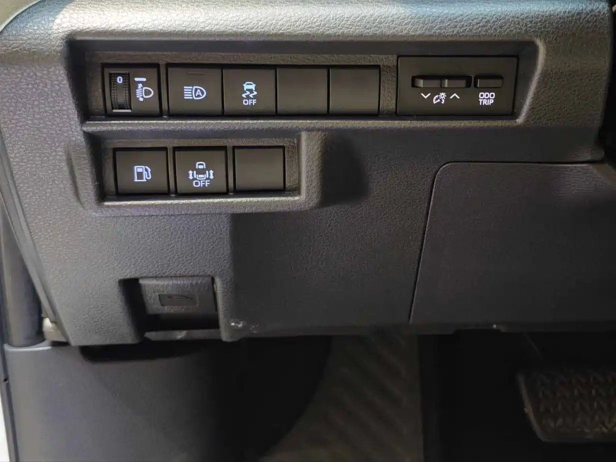 Toyota Sienna 2021 2.5L Hybrid Premium Edition фото 19