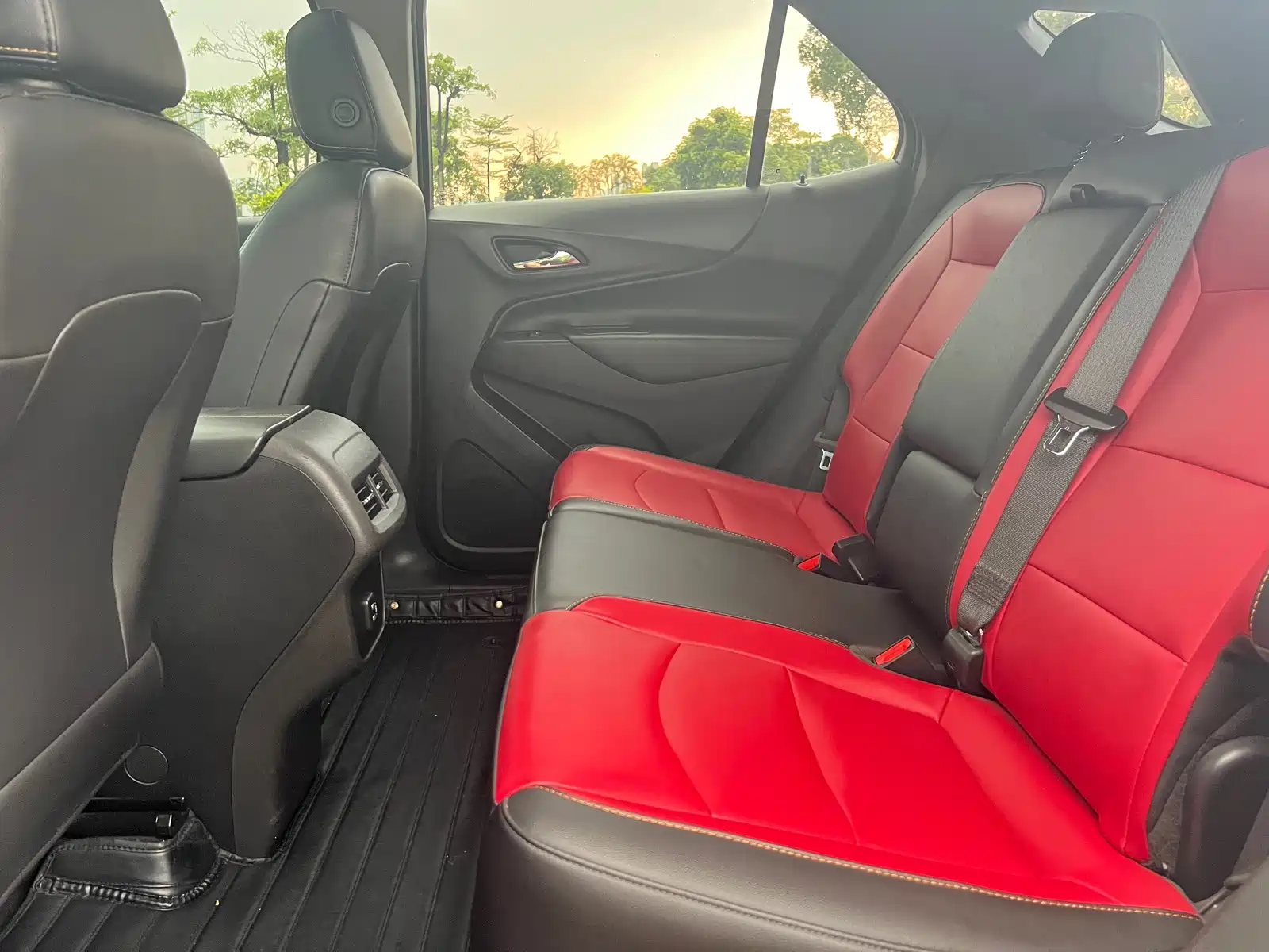 Фото 14 - Chevrolet Equinox