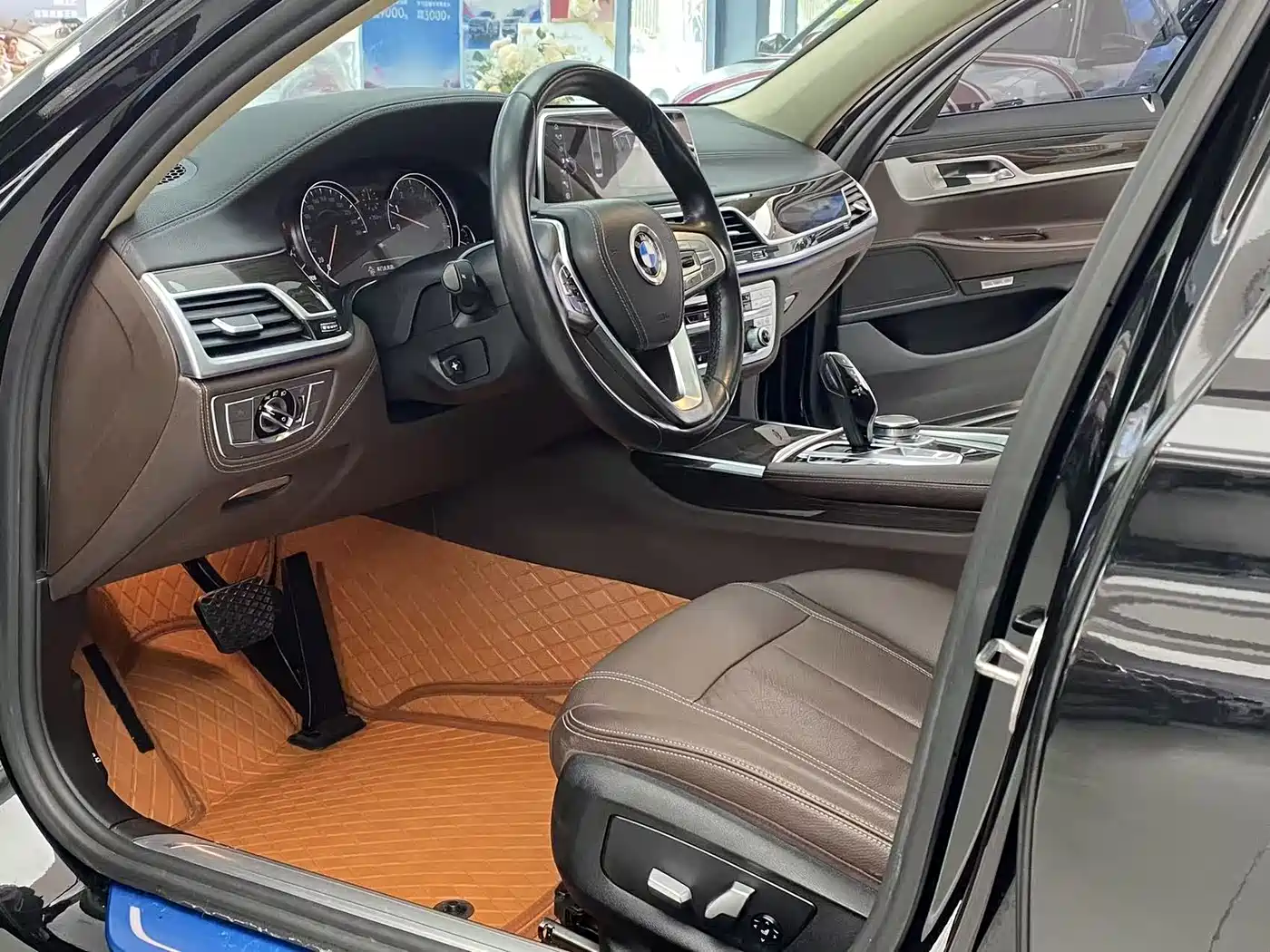BMW 7 Series 2016 730Li Leading фото 9