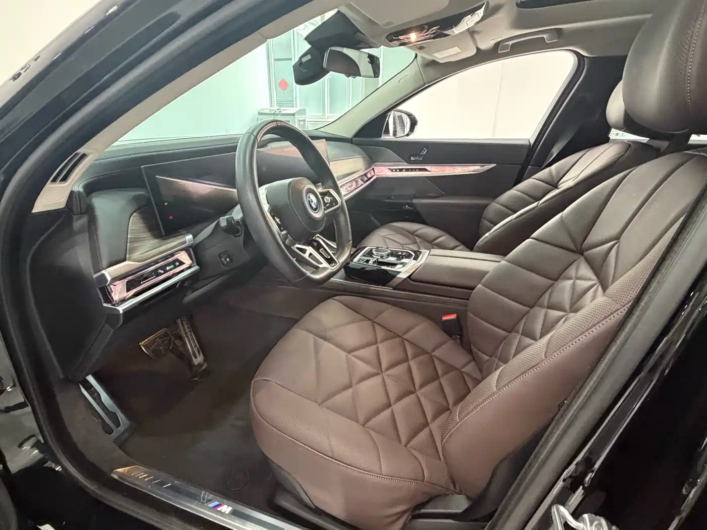 BMW i7 2023 eDrive50L Leading M Sport Package фото 4