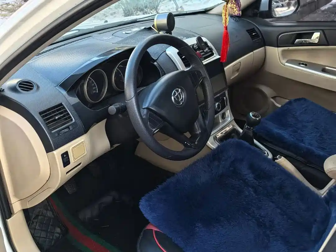 Zhonghua H330 2014 2013 1.5L Manual Comfort