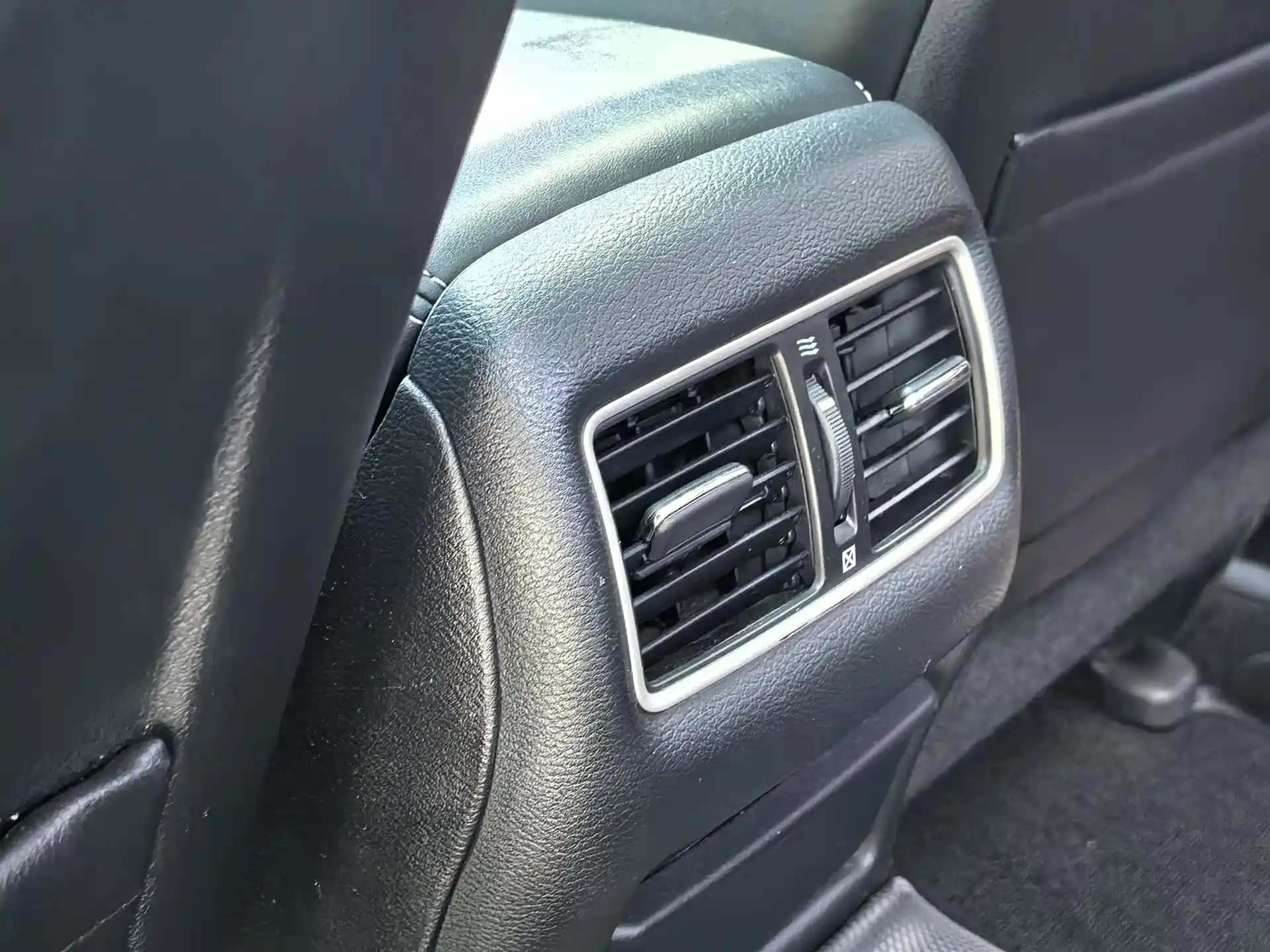 Фото 31 - Infiniti Q50L