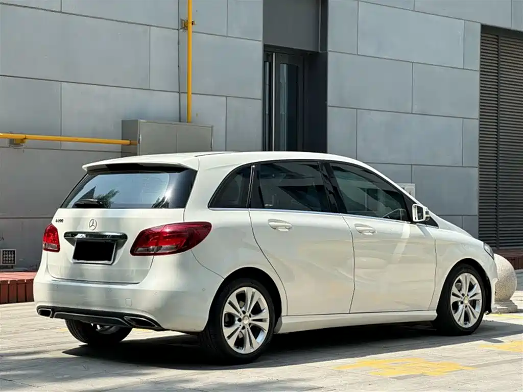 Mercedes-Benz B-Class 2017 B 200 Dynamic фото 10