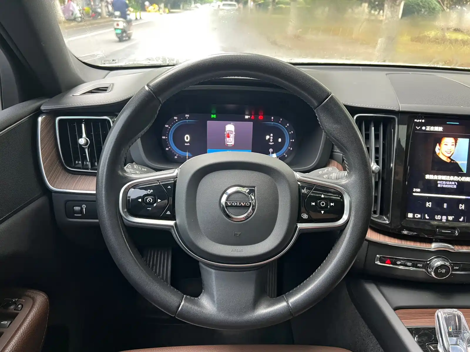 Фото 7 - Volvo XC60