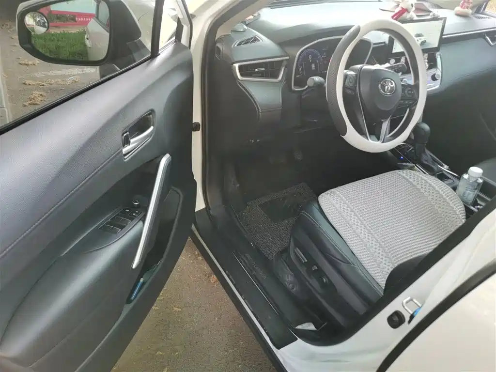 Toyota Frontlander 2023 2.0L CVT Luxury Edition фото 13