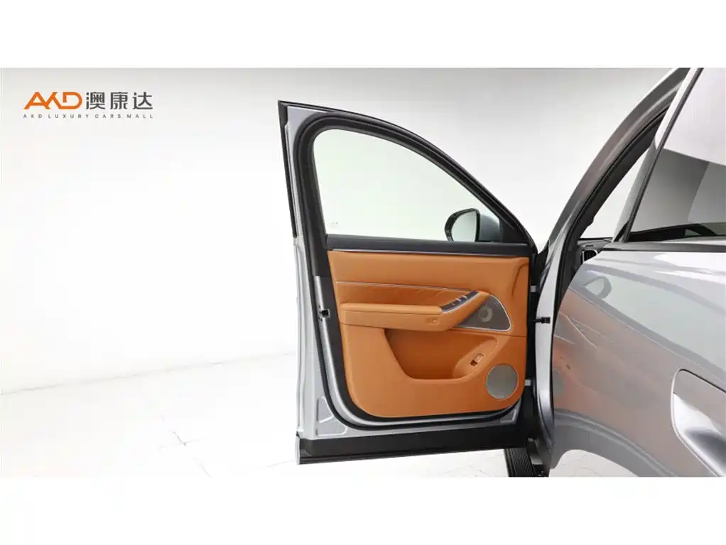 AITO Wenjie AITO M8 2025 Model Extended Range Ultra Edition 53.4kWh 5-Seater фото 10