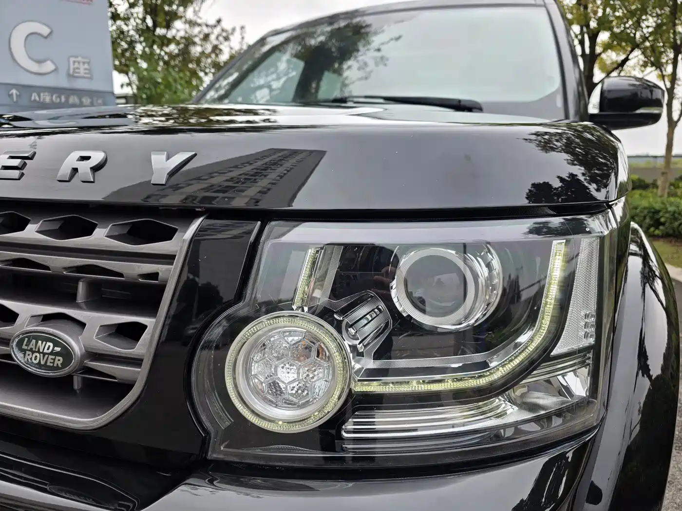 Land Rover Discovery 2015 3.0 SDV6 HSE Diesel фото 5