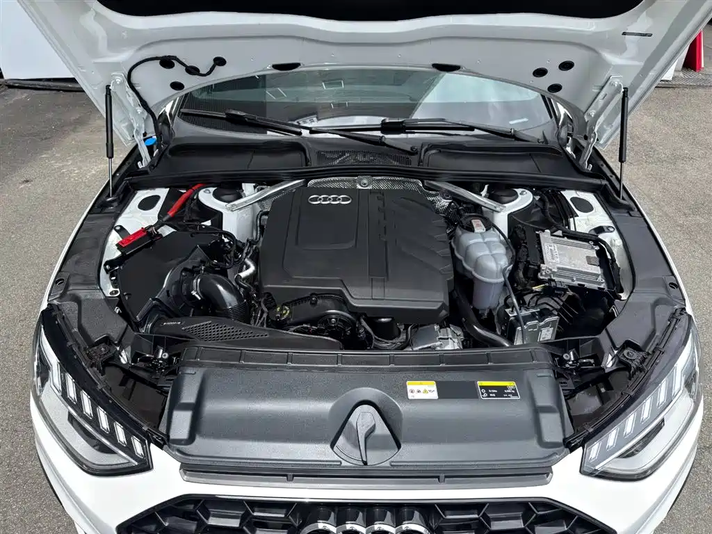 Audi A4L 2023 40 TFSI Luxury Sport фото 14