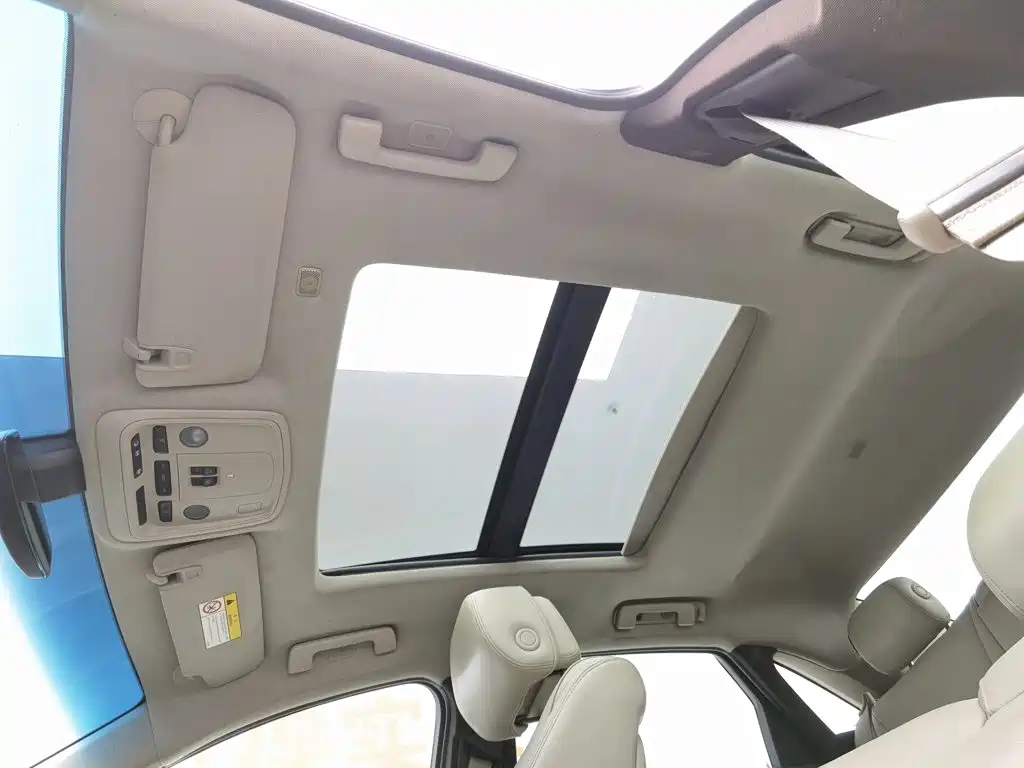 Photo 14 - Cadillac XTS
